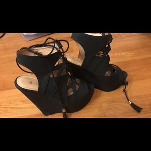 Black peep toe wedges